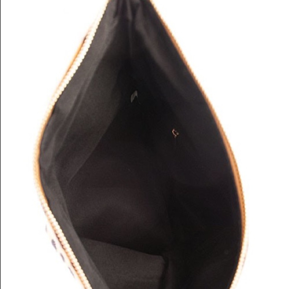 LAST ONE- Keen Instincts Envelope Clutch Vici - Picture 5 of 6